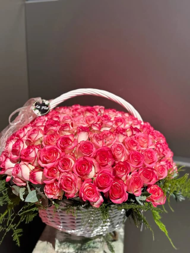 Զամբյուղ վարդագույն վարդերով -  La Flor