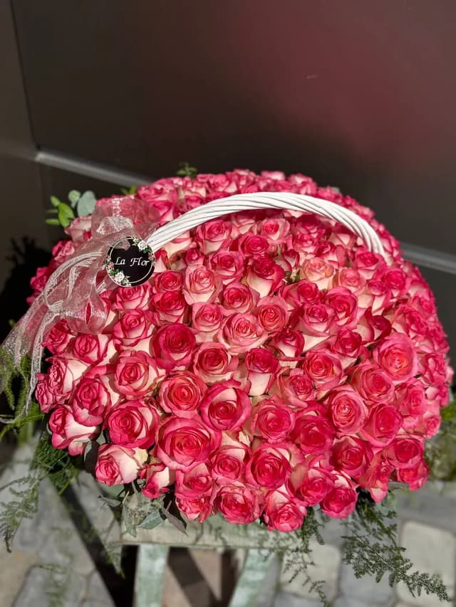 Զամբյուղ վարդագույն վարդերով -  La Flor