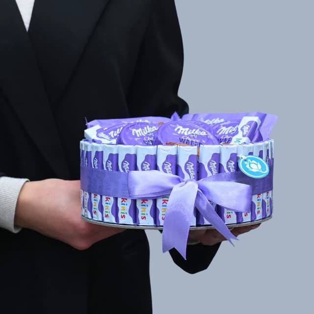 Фиолетовый подарочный набор с шоколадом Milka
