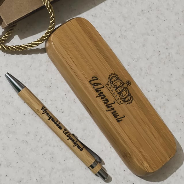 Pen with wooden box