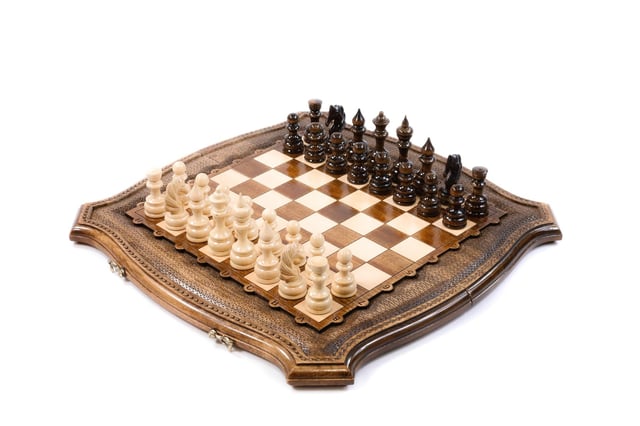 Շախմատ-նարդի հեղինակային եզրագծով N1