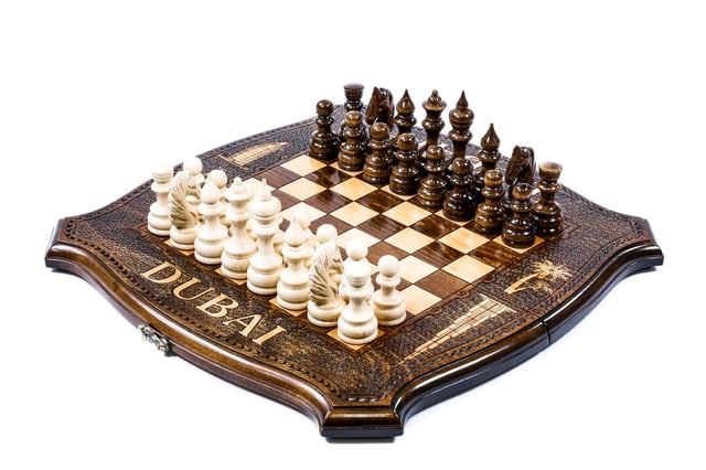 Շախմատ-նարդի ''Դուբայ'' հեղինակային եզրագծով