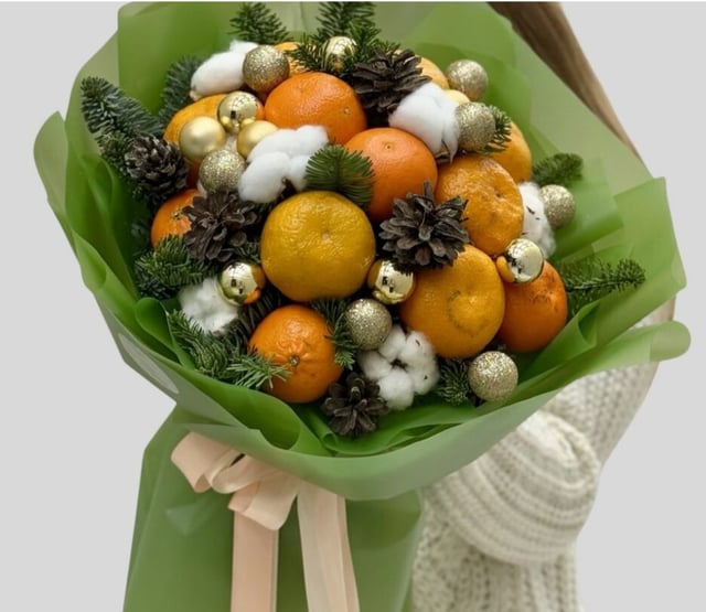 Ծաղկեփունջ՝  տոնական մրգերով