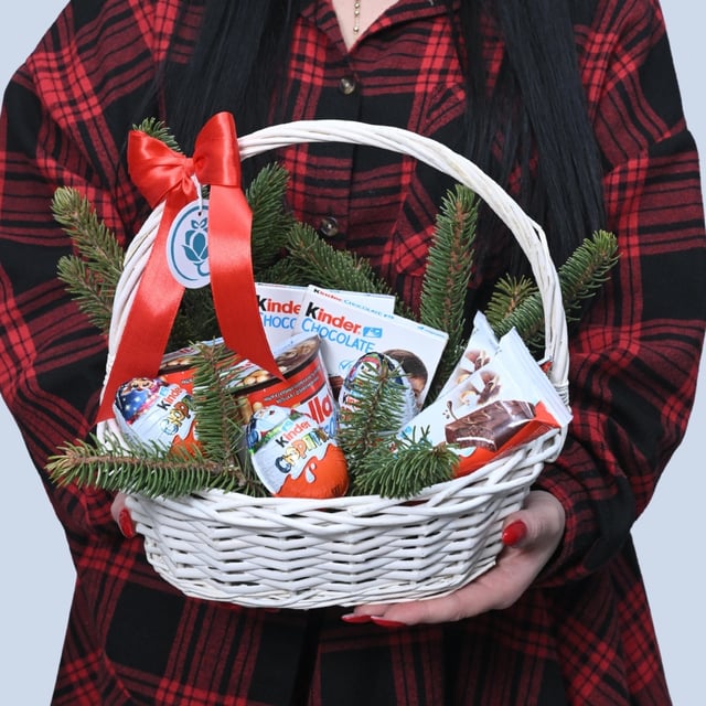 Տոնական զամբյուղ՝  Kinder