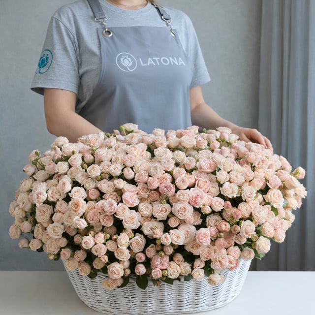Luxury basket with cream-colored peony roses