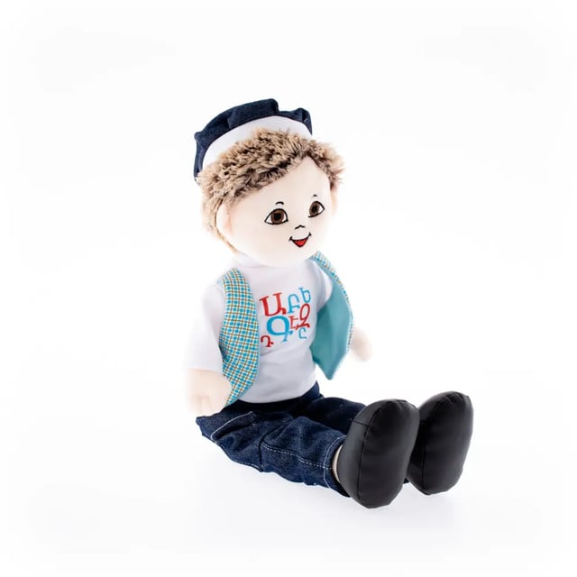 Interactive doll "Aramik"