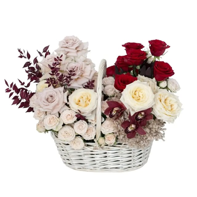 Basket: floral arrangement