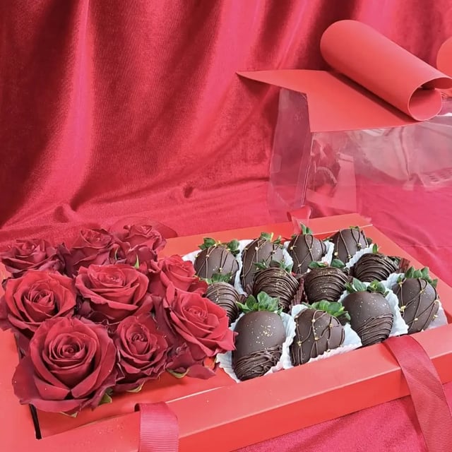 Chocolate-covered strawberries - "Lyusi Sweets Art"