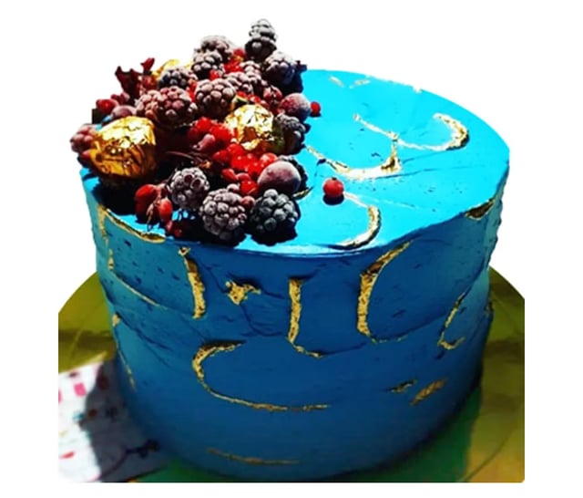 Cake 10 - Lip Lick cake