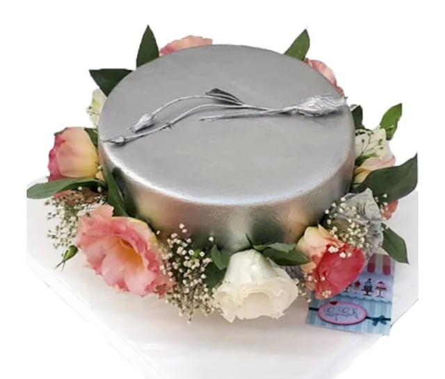 Cake 19 - Lip Lick cake