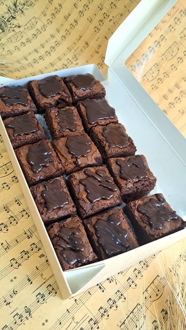 Բրաունի շոկոլադով քաղցրավենիք /15 հատ/ -   Lyusi  Sweets Art