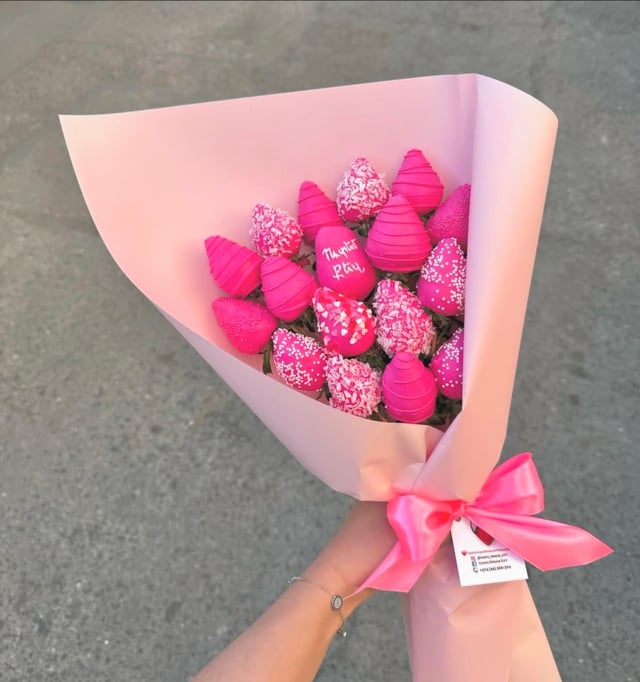 Bouquet of chocolate-covered strawberries - Choco Dream Gift