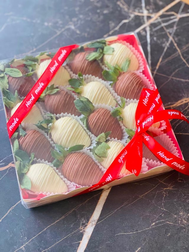 Chocolate-covered strawberries 1 - Aristocrat
