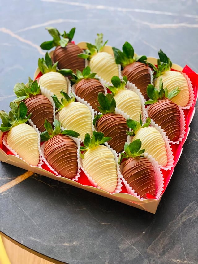 Chocolate-covered strawberries 1 - Aristocrat
