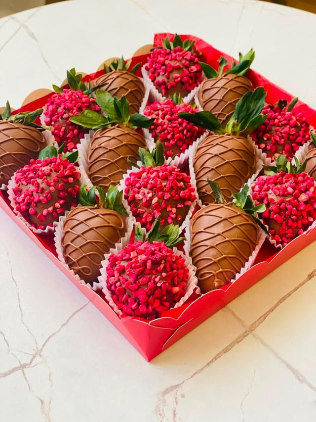 Chocolate-covered strawberries 2 - Aristocrat