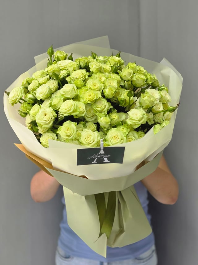 Ծաղկեփունջ փնջային վարդերով -  Askaryan Flowers