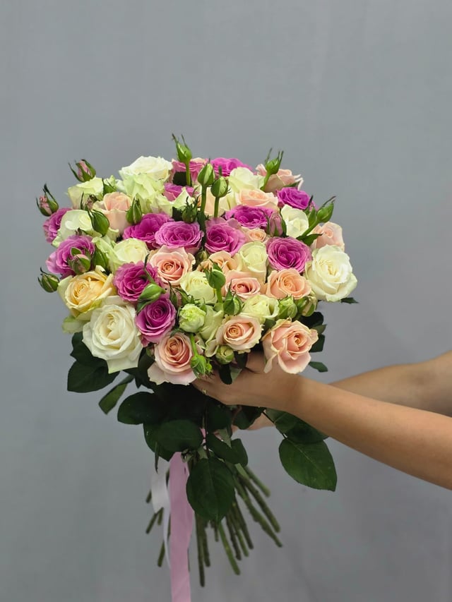 Ծաղկեփունջ Հոլանդական վարդերով - Askaryan Flowers