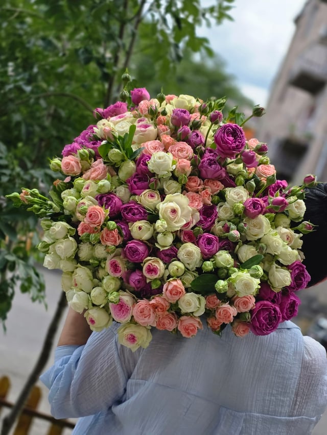 Փնջային վարդերով ծաղկեփունջ - Askaryan Flowers