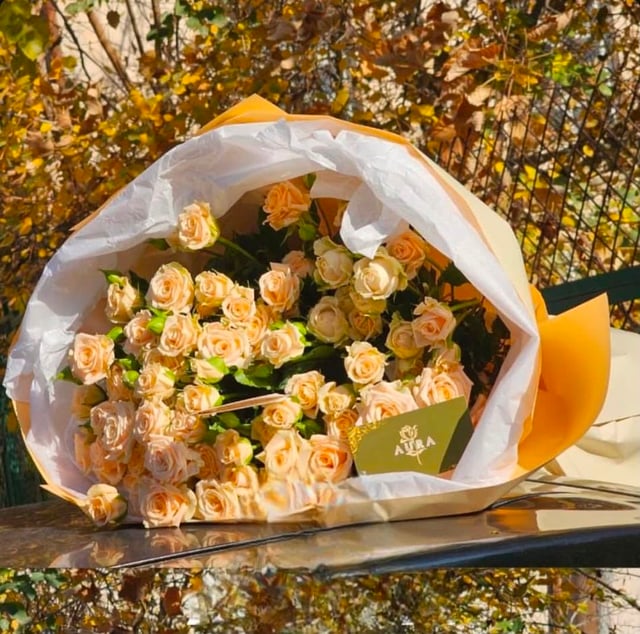 Ծաղկեփունջ փնջային վարդերով -   Aura Flowers