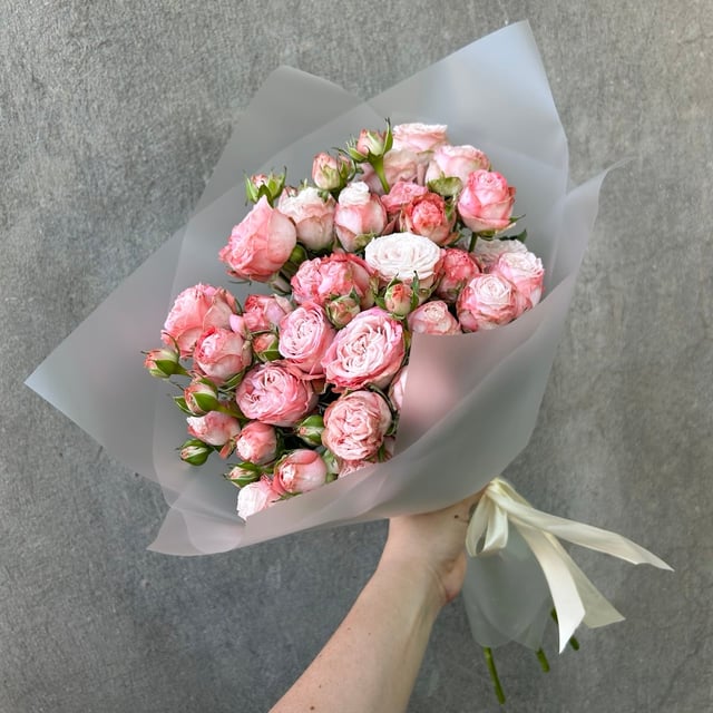 Bouquet of 9 spray roses
