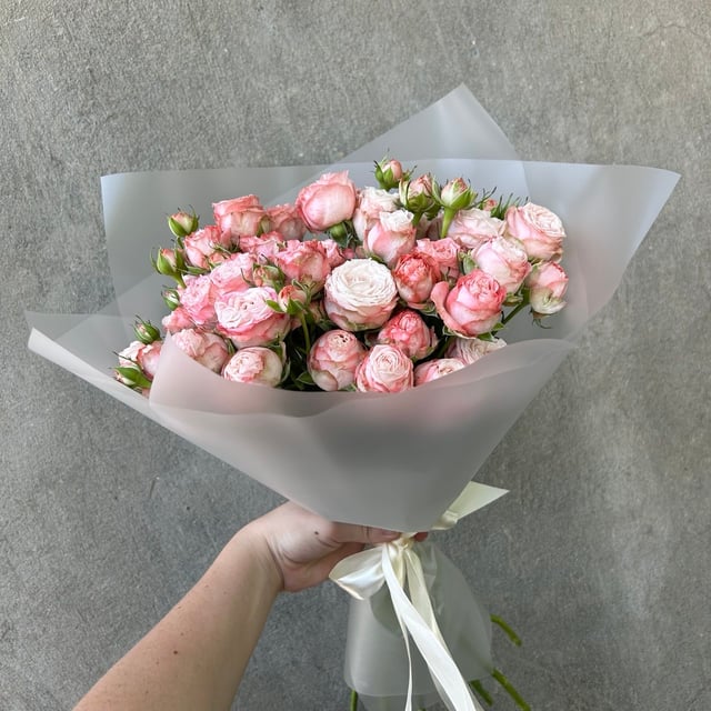 Bouquet of 9 spray roses