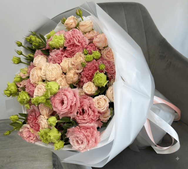 Floral composition - Amela Rose