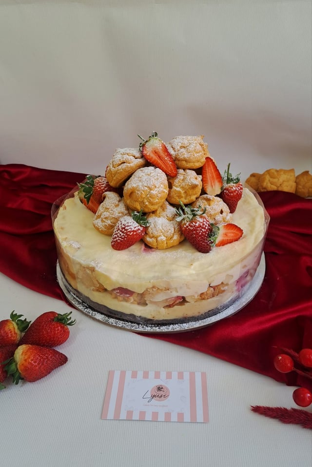 Տորթ պրոֆիտրոլներով 20 անձի համար- Lyusi Sweets Art