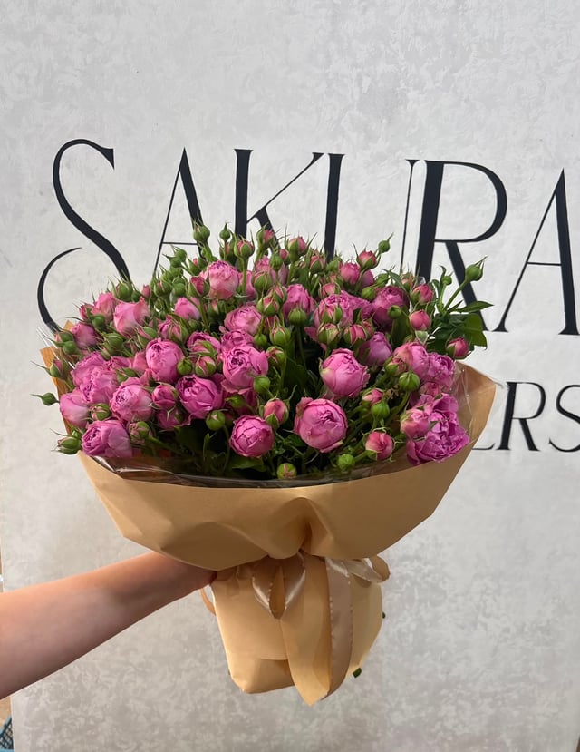 Bouquet with bunch vases - Sakura Flowers