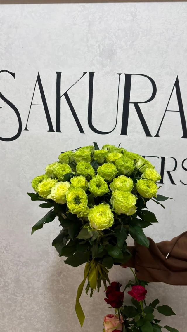 Bouquet Deniz with roses - Sakura Flowers