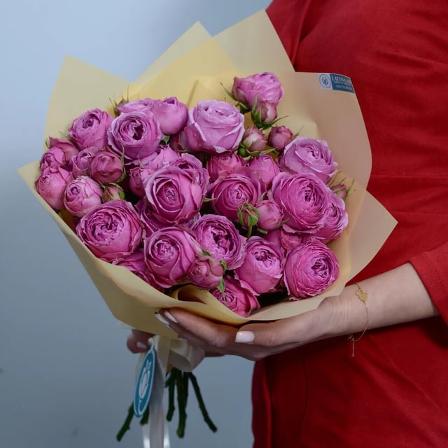 Ծաղկեփունջ "Dior" վարդագույն պիոնանման վարդերով